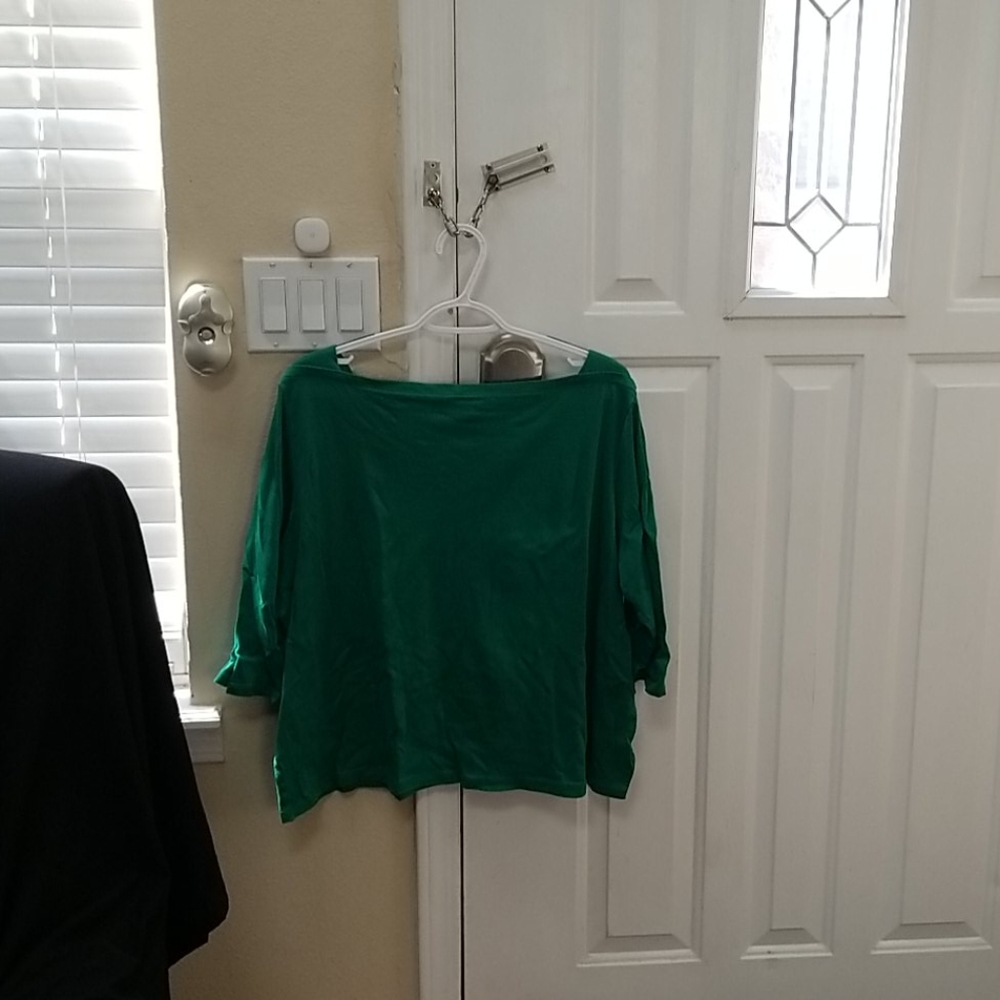 Kelly  green  top